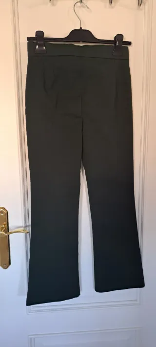 Pantalón Zara corte flare talla S