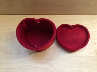 Contenitore artigianale feltro a forma di cuore
