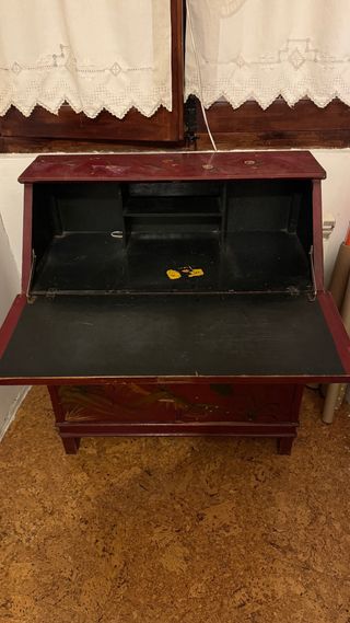 Escritorio antiguo con almacenaje