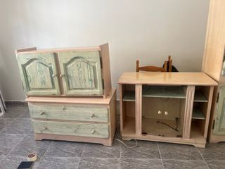 Muebles de madera y cristal