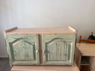 Muebles de madera y cristal