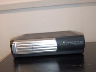 Cargador Sony modelo CDX-T69 de 6 CD Coche + Cable