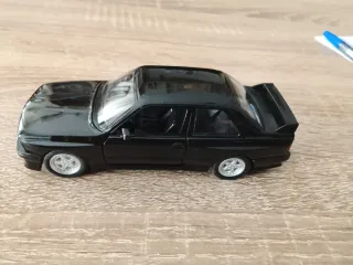 Coche de juguete de metal negro BMW GT