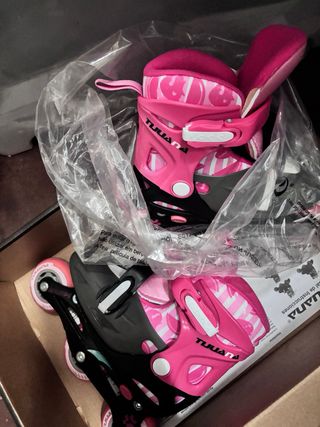 Patines rosas ajustables para niña