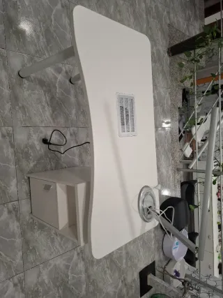 Mesa de manicura con aspirador