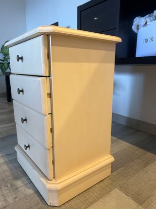 Mesita de noche beige