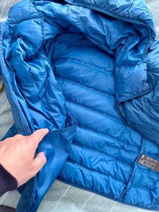 Plumas Uniqlo con capucha Talla XL