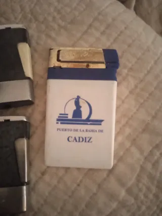 Lote de mecheros y uno en caja.todos de colección