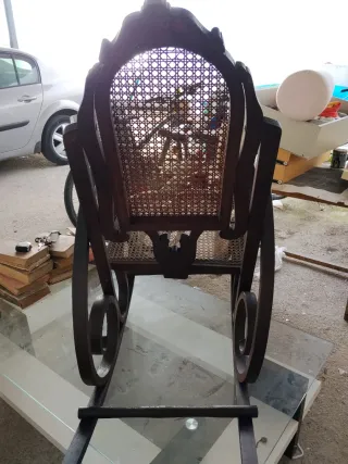 Mecedora antigua decorativa