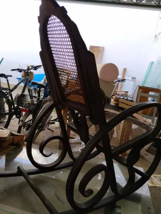 Mecedora antigua decorativa