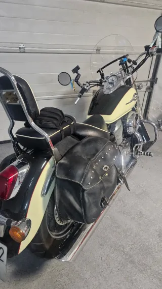 Honda Shadow Cruiser Beige y Negra