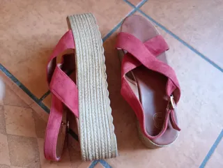 Sandalias de cuña mujer rojo y marrón