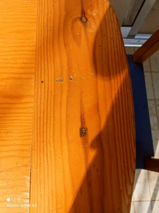 Mesa de comedor de madera y 4 sillas