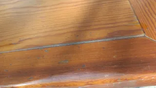 Mesa de comedor de madera y 4 sillas