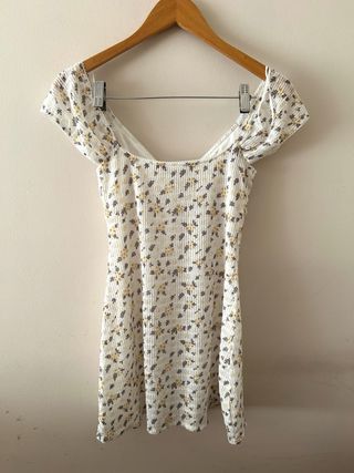 Vestido flores Pull&Bear blanco y amarillo