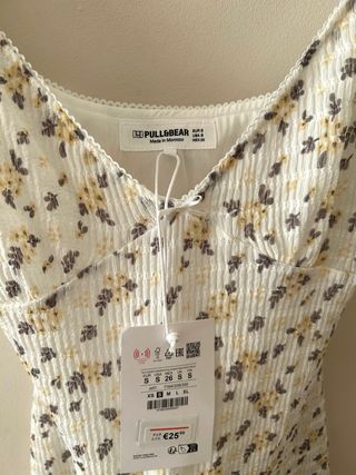 Vestido flores Pull&Bear blanco y amarillo