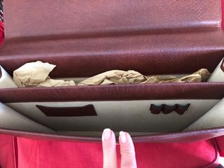 Maletín de piel marrón