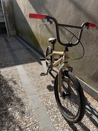 Bici BMX monty color beige