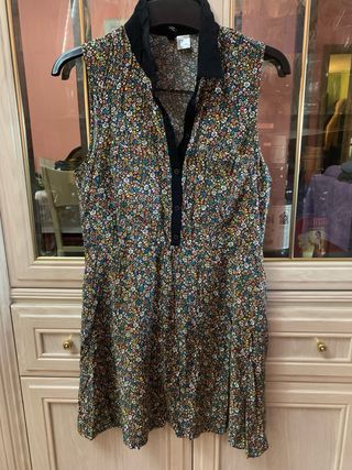 Vestido de flores de H&M. Talla M
