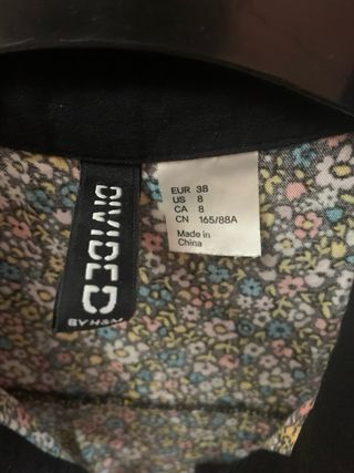Vestido de flores de H&M. Talla M