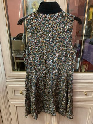 Vestido de flores de H&M. Talla M
