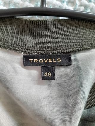 Conjunto pantalón verde y multicolor