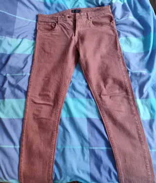 Pantalones pitillo Zara Talla 42 morado