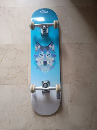 Monopatín Hudora Azul Lobo Geométrico