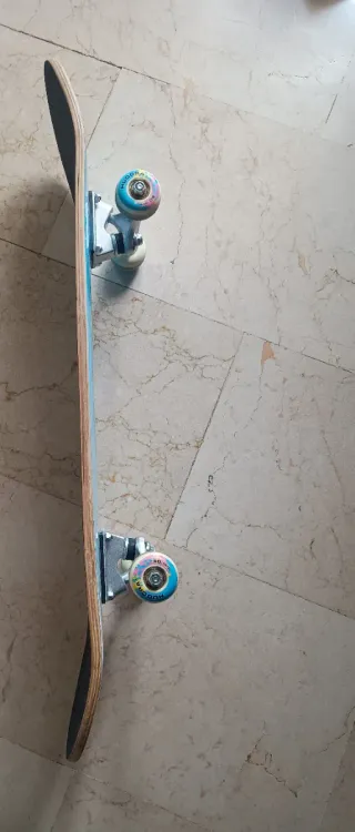 Monopatín Hudora Azul Lobo Geométrico