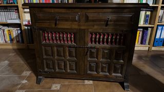 Mueble antiguo de madera