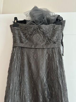 Vestido de fiesta gris