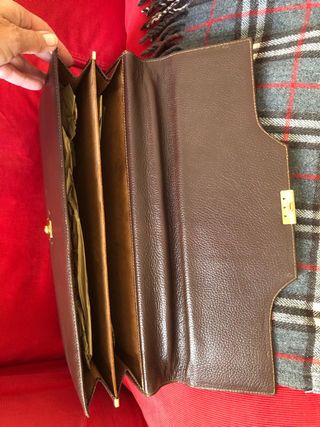 Maletín de piel marrón