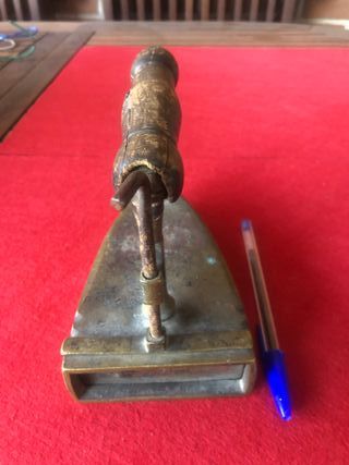 Plancha antigua bronce bicentenaria casa pudiente.