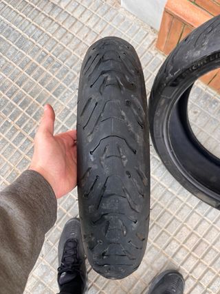 Neumatico Michelin Road 6 GT 120/70-17 y 190/55-17