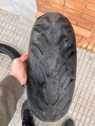 Neumatico Michelin Road 6 GT 120/70-17 y 190/55-17