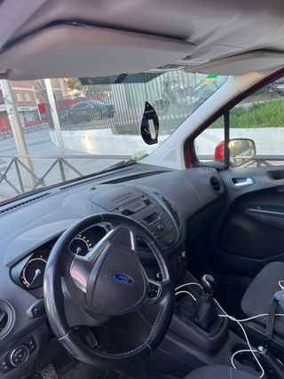 Ford E-Transit Courier 2015
