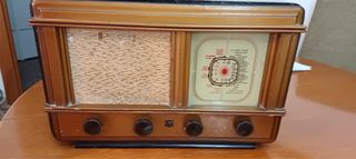 Radio Maga Vintage Marrón y Dorado