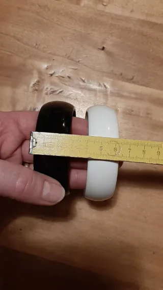 Coppia bracciali vintage bianco e nero