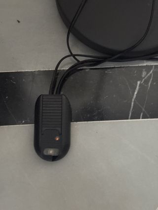 Lámpara de pie moderna negra