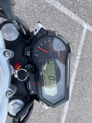 Benelli TNT 125 Naked.  2500 km