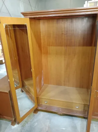 Ropero Grande de Madera