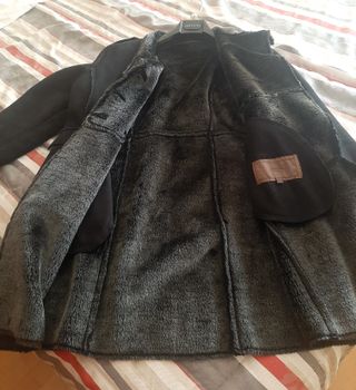 Abrigo Cortefiel efecto ante. Practicamnete nuevo.