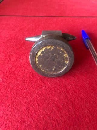 Yunque de hierro antiguo pequeño