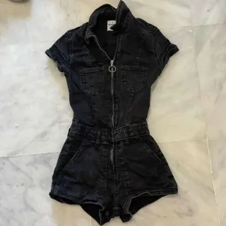 Mono vaquero negro Bershka Xs tirando para xxs