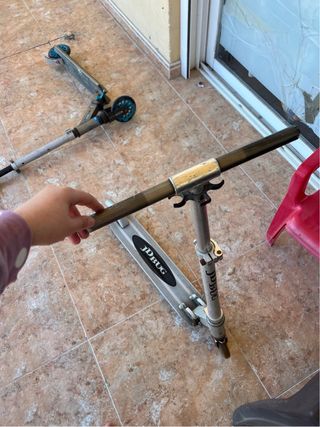 Patinete Razor J-Bug Plata Un poco antigua.