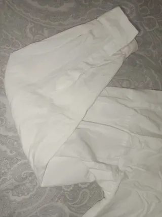 Camisa Zara blanca con parches