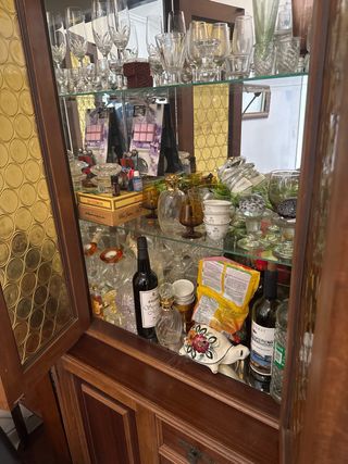 Mueble antiguo madera y cristal