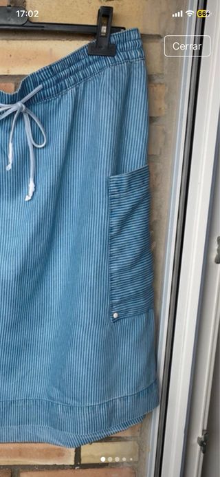 Falda de mujer con rayas finas