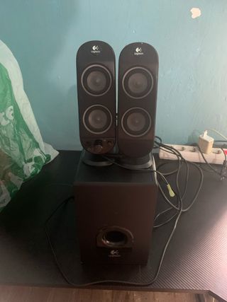 Altavoces Logitech Negros