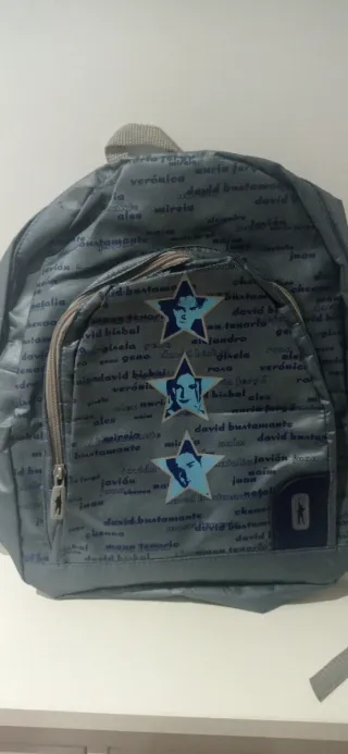 Mochila juvenil con estrellas y nombres